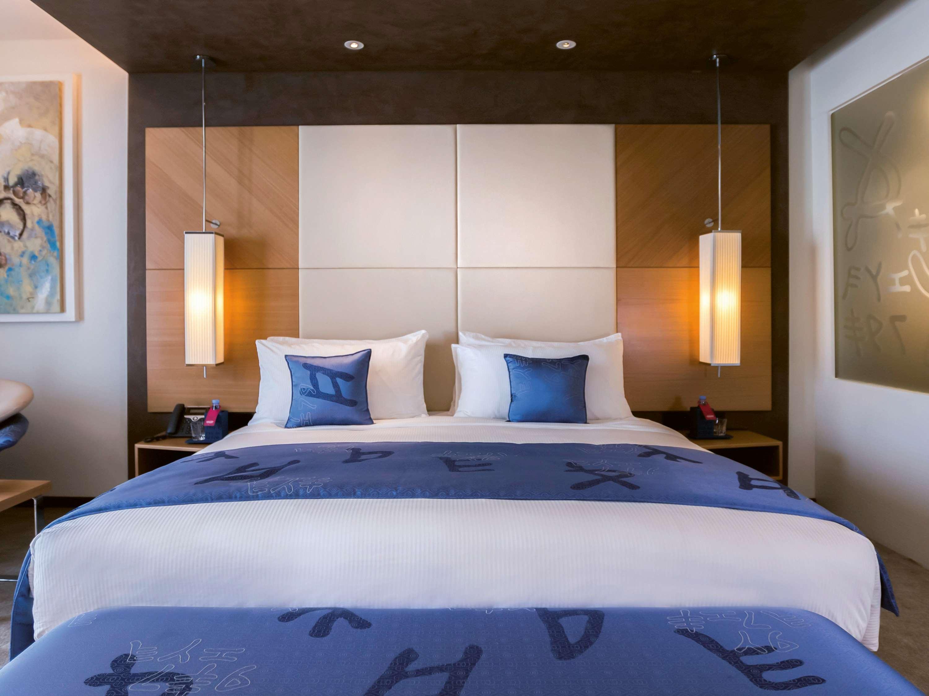 突尼斯莫凡彼酒店 外观 照片 A bedroom at the hotel