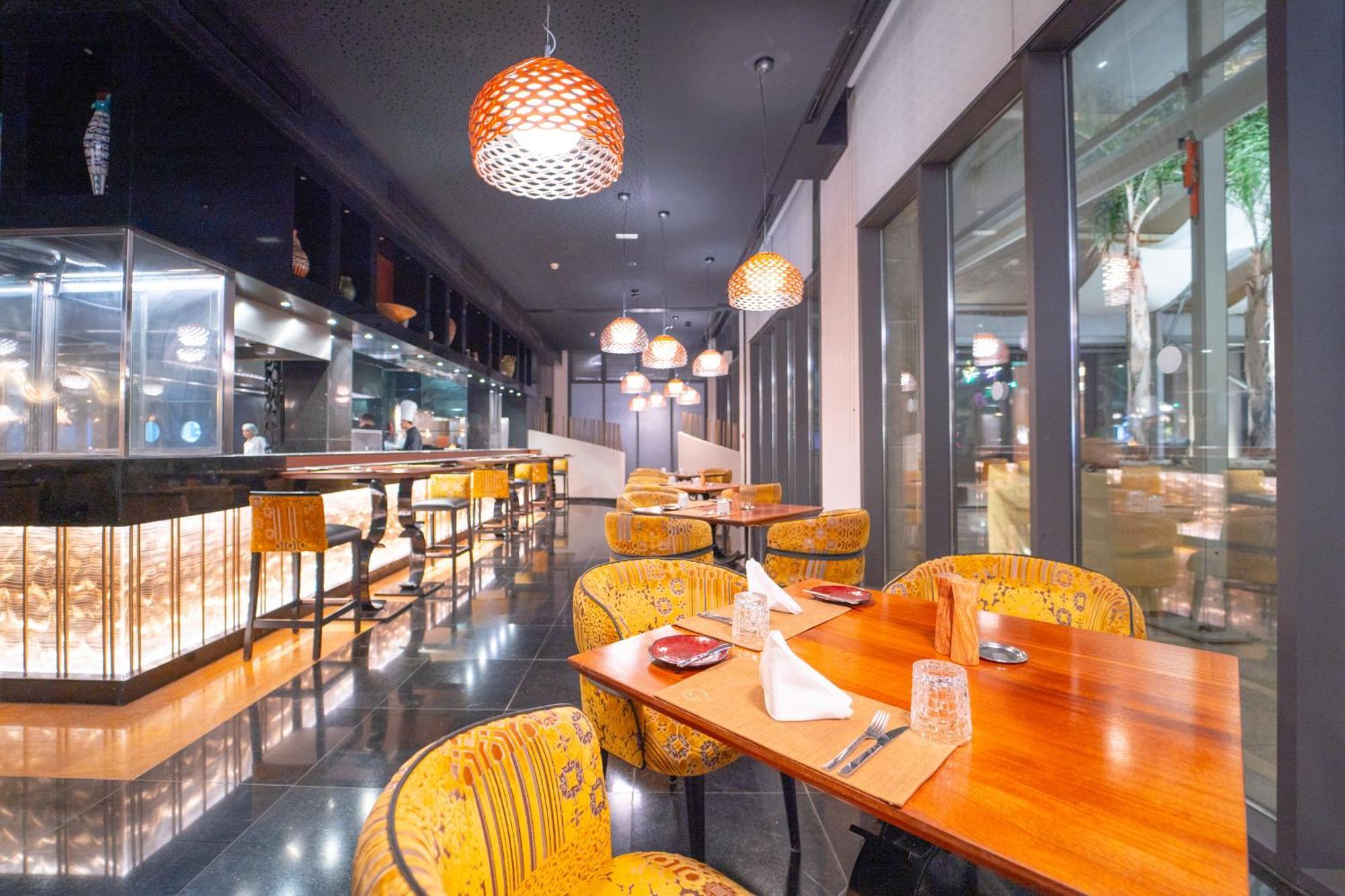突尼斯莫凡彼酒店 外观 照片 The interior of the restaurant